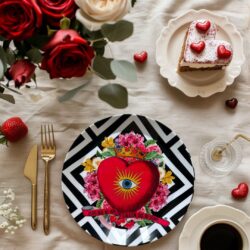 Valentines Party Plates, heart with eye